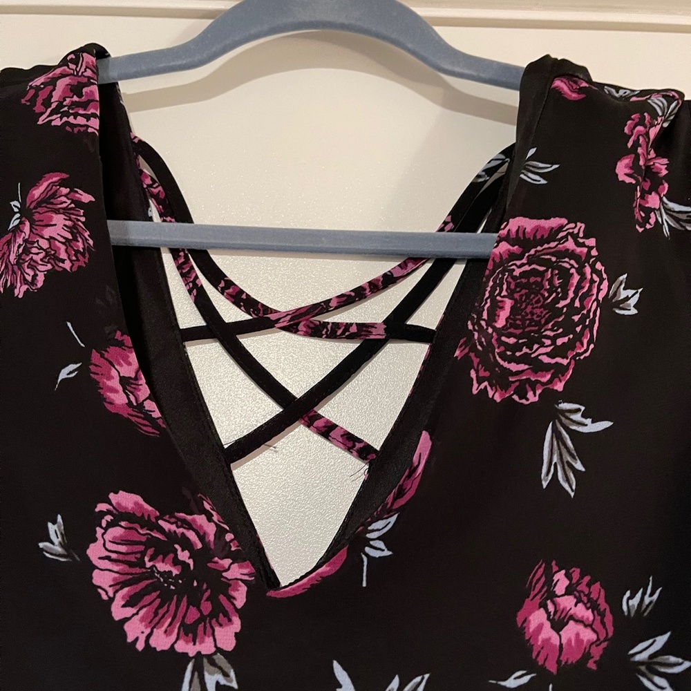 NWOT Purple Floral Long Sleeve Top - Picture 7 of 8